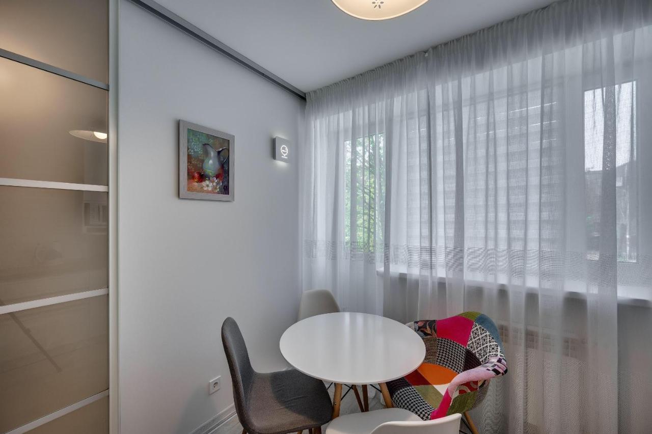 White Apartment Scandinavian Style Zaporizhia Exterior photo